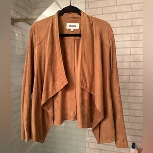 BB Dakota faux suede draped jacket. Size L, camel color.
